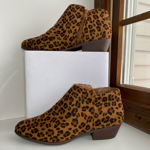 Refresh Shoes - These heels have only been wore once. They just don’t go with my outfits.